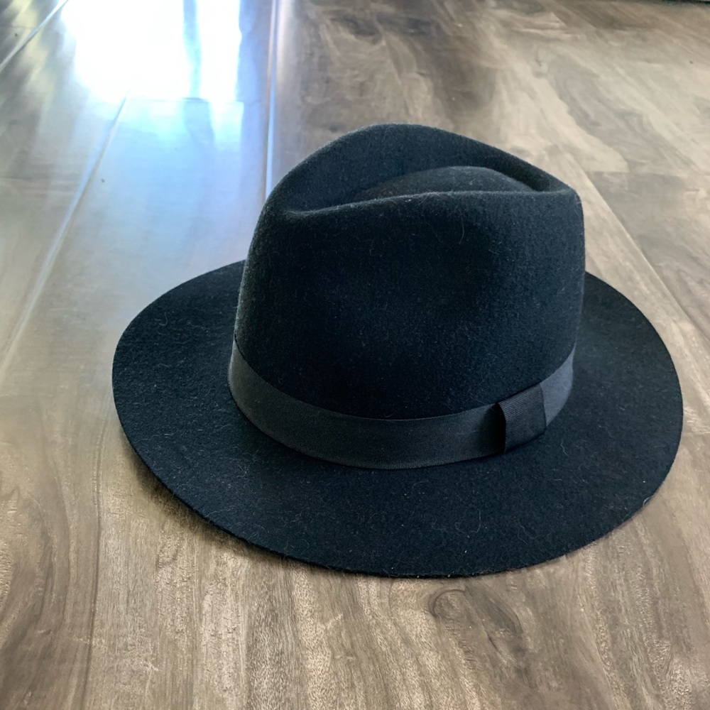 Black fedora